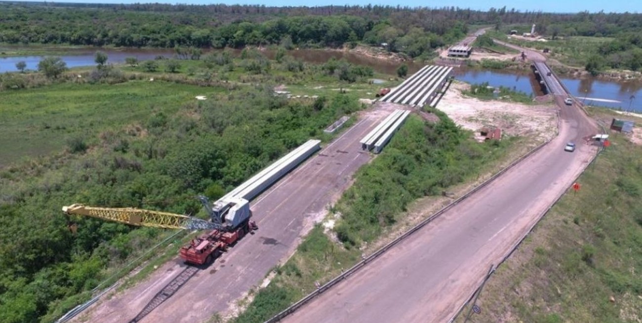 Invierten 177 millones de pesos en la reconstrucción de un puente caído en 2017 en Corrientes