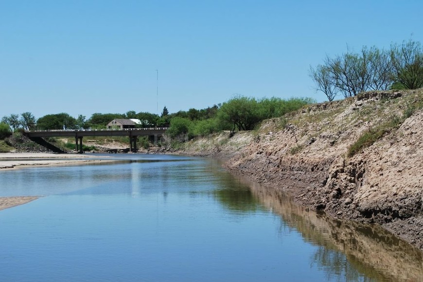ELLITORAL_261594 |  Gentileza Conicet Santa Fe Hallazgo. El fémur fósil se halló en esta zona de barrancas ubicadas a la vera del río Salado.