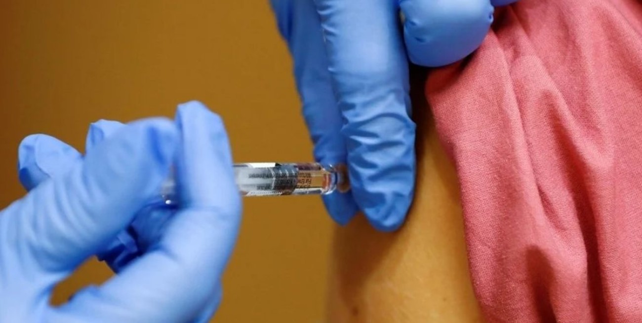 En tres provincias ya empezaron a vacunar a menores de 60 años