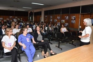 Guillermo Di Salvatore Concientización. Profesionales de hospitales de la ciudad y de la provincia participaron en el Alassia de una actividad para capacitarse sobre la atención que requieren los bebés prematuros.