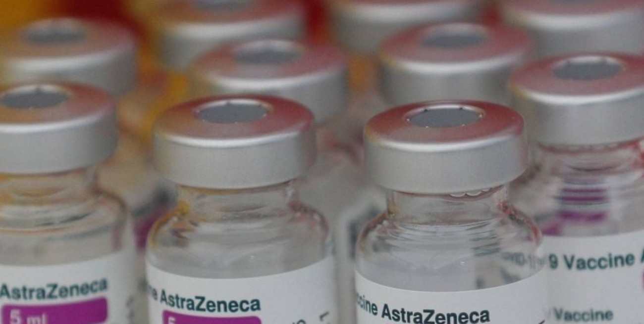 Científicos noruegos afirman que AstraZeneca sí causa coágulos de sangre 