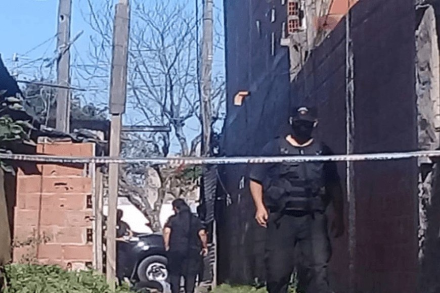 Un muerto y un herido en un choque frontal de dos autos en el ingreso a ...