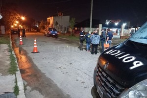 ELLITORAL_344874 |  El Litoral El 30 de noviembre Francisco Tacundo resultó herido (recibió un disparo en sus genitales) cuando intentó evitar un asalto en la rotisería donde trabajaba como cadete y repartidor de comidas, en Blas Parera y Don Guanella.