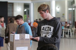ELLITORAL_273506 |  Pablo Aguirre Los jóvenes santafesinos mayores de 16 años pueden votar para elegir representantes nacionales, pero no lo pueden hacer en las elecciones provinciales.