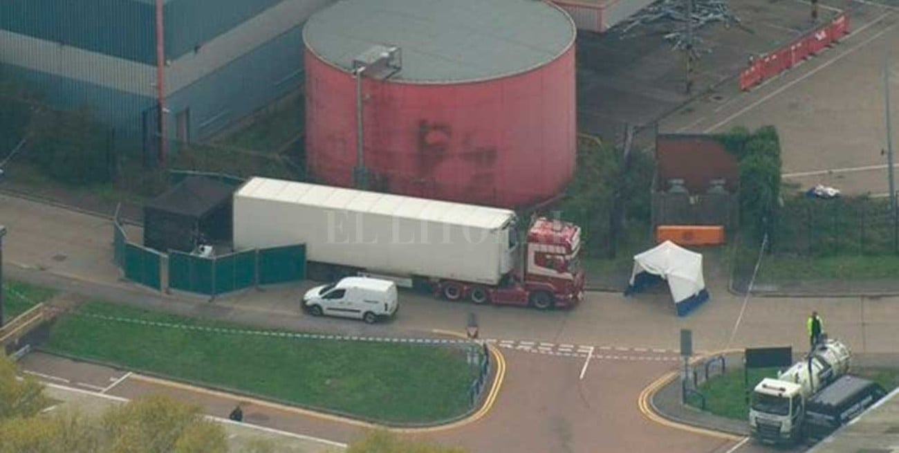 Hallan 39 cadáveres en el contenedor de un camión que llegó de Bulgaria al Reino Unido