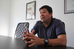 Archivo El Litoral Valentín Vera en acción. El DT confía en su plantel y asegura que podrá formar parte del podio que le permitirá conseguir el ascenso a Primera A .