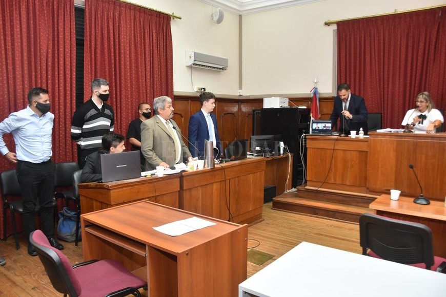 ELLITORAL_354726 |  Flavio Raina Ariel Alejandro Sanabria (44) y Exequiel Maximiliano Mendicino (34), los acusados, fueron retirados de la sala para que declare la víctima.