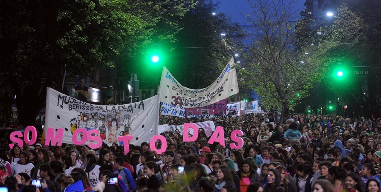 Más de 200 mil mujeres marcharon en La Plata en el Encuentro Nacional