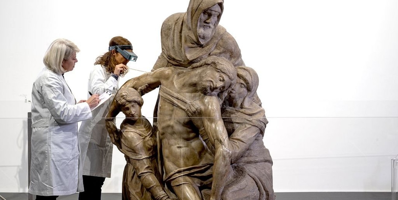 Restauran en público La Piedad de Florencia, la obra de Miguel Ángel