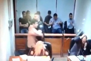 ELLITORAL_368024 |  Captura de pantalla Yiyo  Ramallo se catapultó a la fama nacional en 2018, cuando se viralizó el video de la audiencia judicial en el que le tiró con un tacho de basura al fiscal.