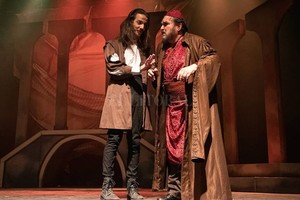 Gentileza producción Este es un país muy teatrero , aseguró Germano. En esa cualidad, que pudo corroborar durante sus giras, cifró sus esperanzas para la recuperación de la actividad una vez superada la emergencia. En la imágen se lo puede ver caracterizado recientemente en el rol de Shylock, en  El mercader de Venecia  de William Shakespeare.