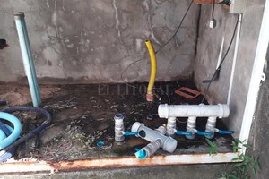 El Litoral Por sexta vez los delincuentes golpearon en una vivienda donde se llevaron la bomba extractora de agua y el filtro de la pileta.