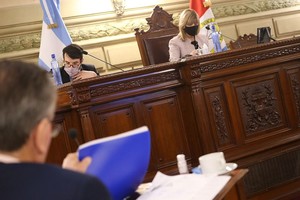 Gentileza Cámara de Senadores La sesión del jueves 19 del Senado contó con los tres presidentes de bloques en el recinto.