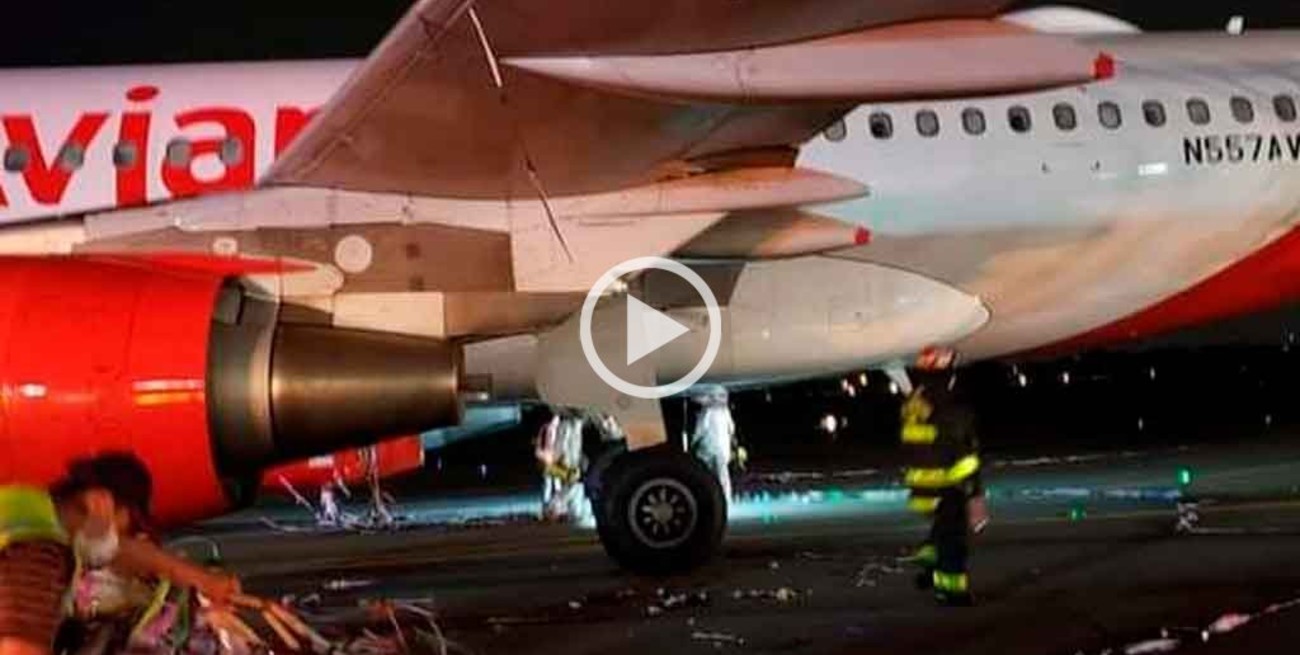 Un globo de pirotecnia se enredó en la turbina de un avión y casi causa una tragedia