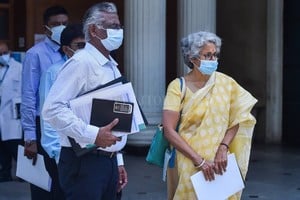 ELLITORAL_363485 |  Captura digital Soumya Swaminathan (derecha), responsable científica de la OMS.  No queremos que la gente entre en pánico , dijo.