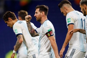 Archivo Lionel Messi tendrá este año una nueva oportunidad de levantar por primera vez un trofeo con la Selección mayor, con la Copa América que nuestro país organiza conjuntamente con Colombia.