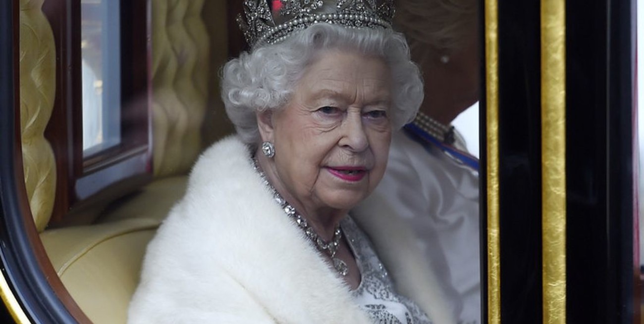 La reina Isabel II busca asistente personal a través de Linkedin
