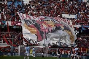ELLITORAL_261452 |  Manuel Fabatia Parte de la hinchada de Colón en Rafaela.