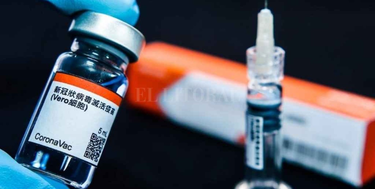 Uruguay: 20.000 personas esperan ser vacunadas en el inicio del plan anticovid