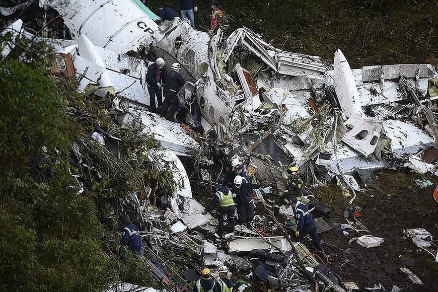 ELLITORAL_273052 |  Archivo El Litoral Así quedó el avión que trasladaba al Chapecoense de Brasil.