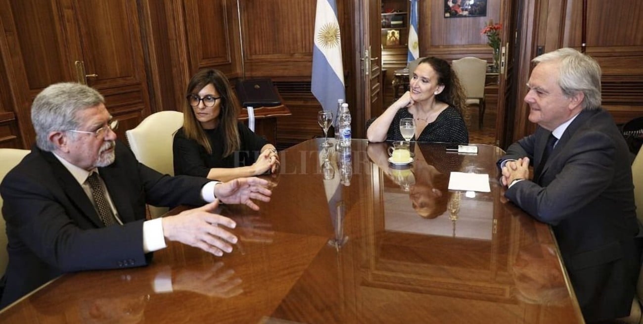 Comenzó la transición en el Senado, con reunión entre Michetti y representantes de Cristina Kirchner