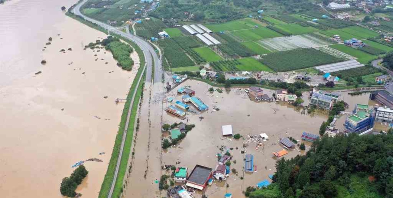 Ascienden a 21 los fallecidos por las torrenciales lluvias en Corea del Sur