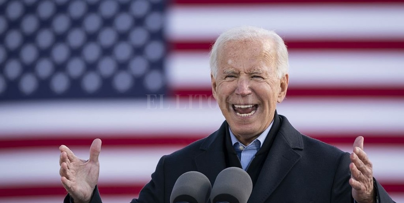 Biden supera el 60% de aprobación a un mes como presidente de EEUU, según encuesta