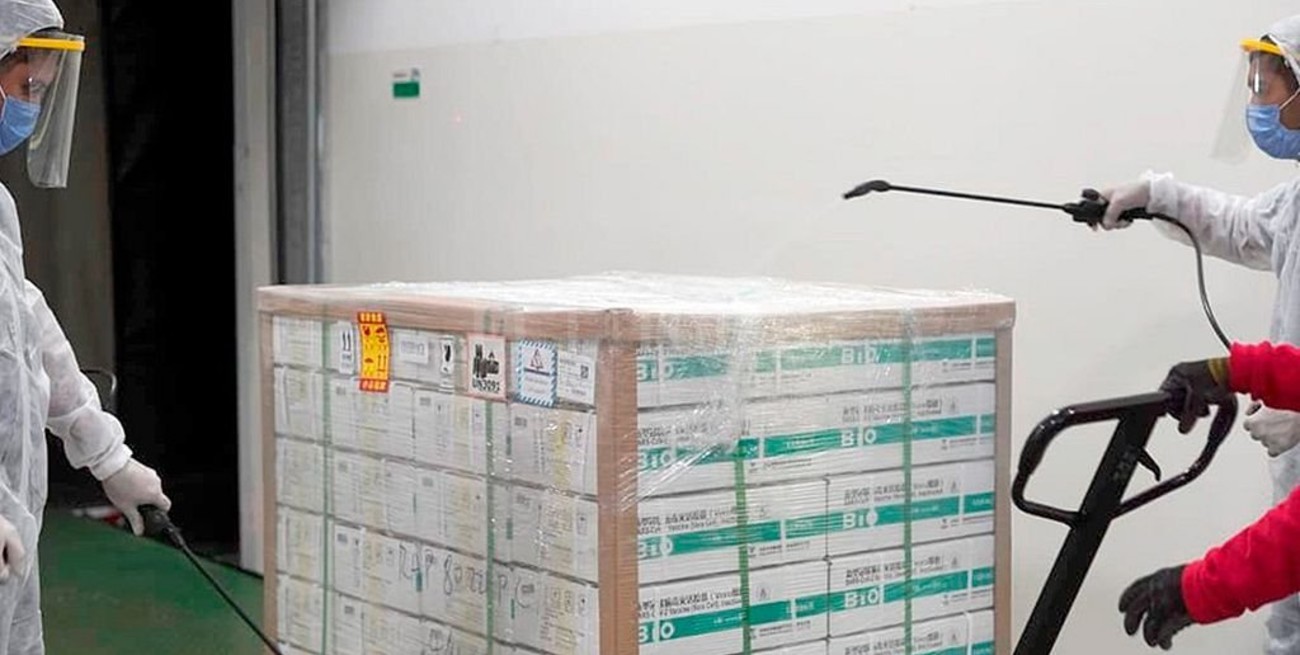 Córdoba recibió una partida de 64.000 dosis de Sinopharm