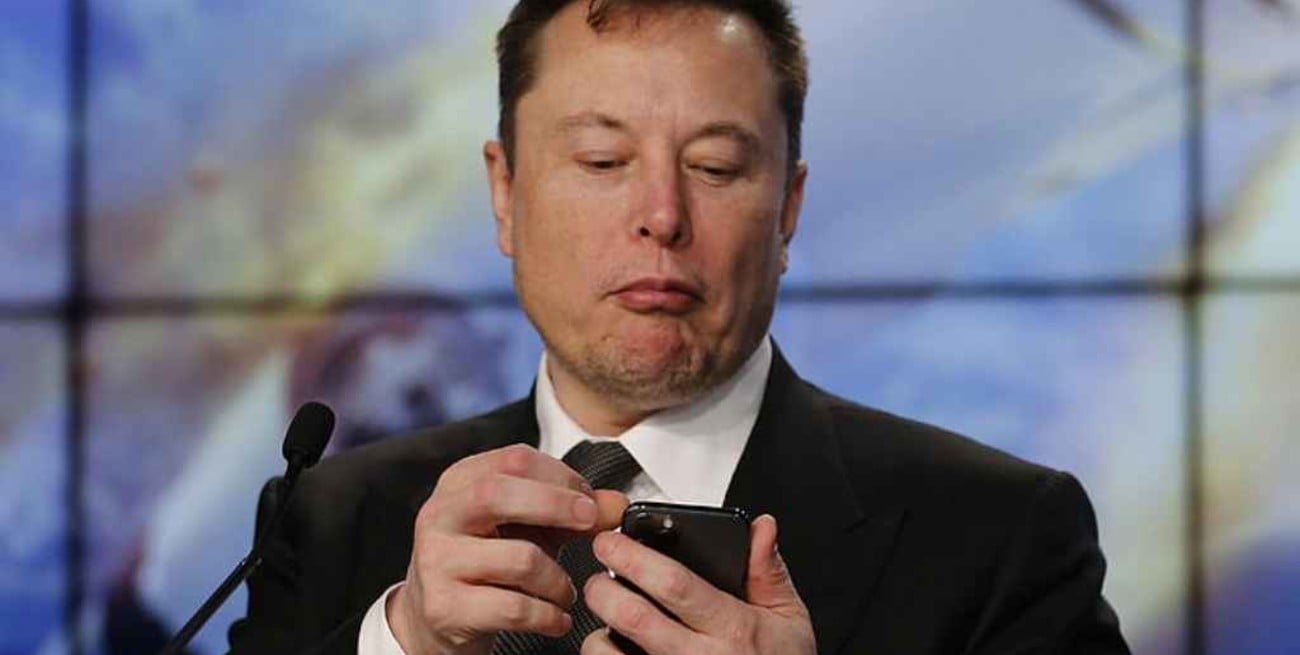 Ahora Elon Musk propone comprar "la totalidad de Twitter" y retirar a la empresa de la bolsa