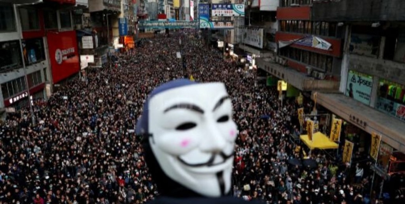 Otra masiva manifestación copa las calles de Hong Kong 