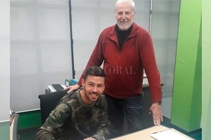 ELLITORAL_255739 |  Prensa Club Atlético Colón Lértora le pone el sello a su vínculo con Colón.