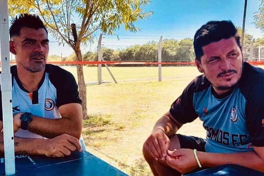 ELLITORAL_361905 |  Gentileza Andrés Formento junto a Claudio Guerra, quien entrena al plantel de Reserva.