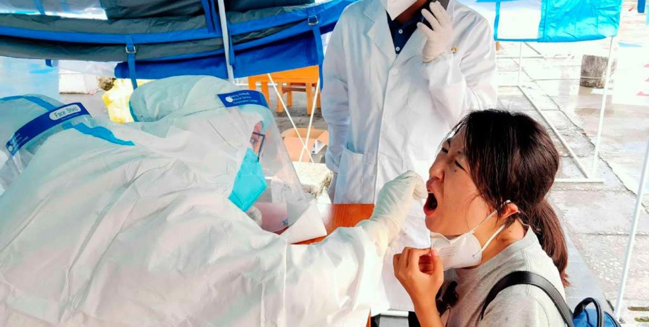 China pone en cuarentena una ciudad ante el aumento de casos de coronavirus