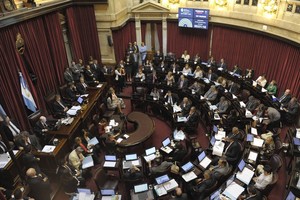 ELLITORAL_263047 |  Archivo Vista parcial del recinto de la Camara de Senadores durante la sesion donde se debate la reforma del Codigo Procesal Penal en el Congreso Nacional, en Buenos Aires, el 19 de noviembre de 2014.  (ALEJANDRO PAGNI / PRENSA SENADO)