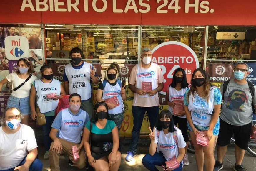 ELLITORAL_356846 |  Gentileza Nación planteó que las organizaciones sociales harían campaña de concientización a las puertas de los supermercados. Pero entraron a los salones de ventas a hacer controles  ciudadanos .
