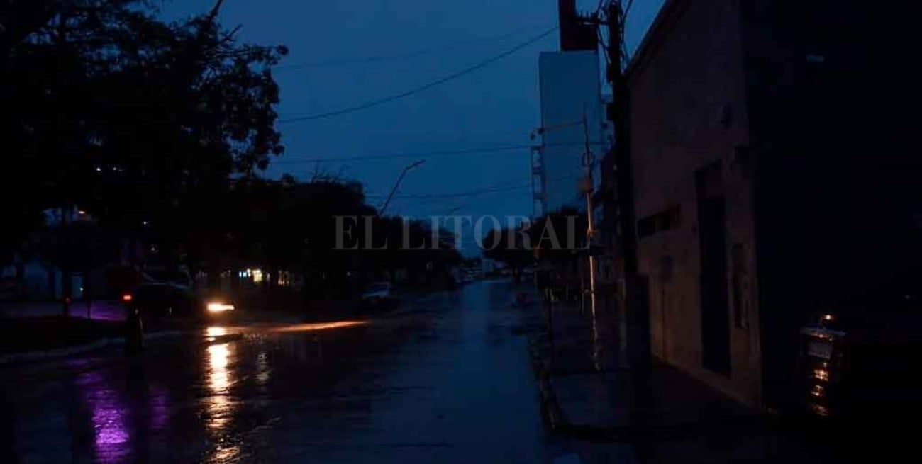 Tras el apagón, la ciudad de Santa Fe recuperó el 100% de su capacidad de distribución de energía