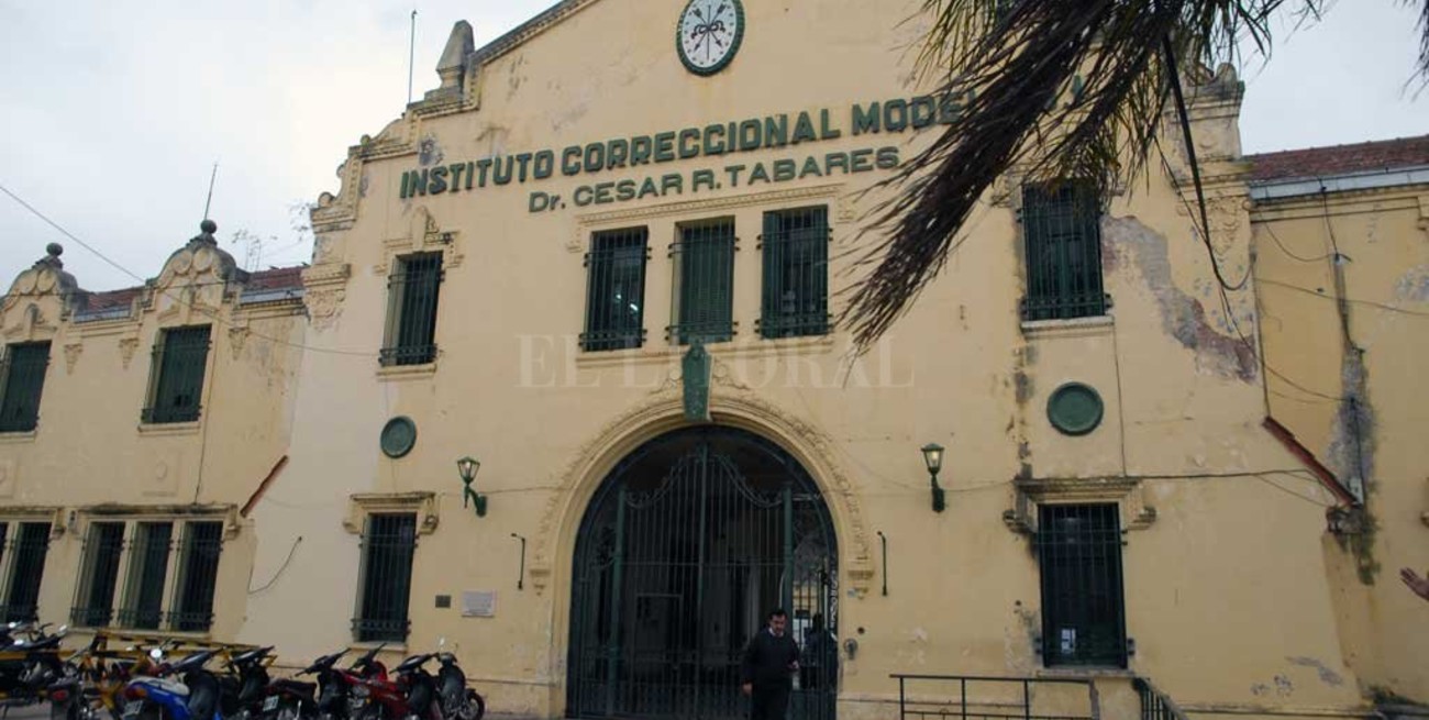 Un preso de Coronda y 50 agentes penitenciarios contrajeron Covid
