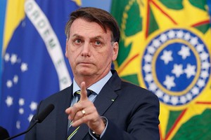 Alan Santos/PR zzzzinte1NOTICIAS ARGENTINAS BAIRES, JULIO 6: (ARCHIVO) El presidente de Brasil, Jair Bolsonaro, reveló hoy que tiene síntomas compatibles de coronavirus, ya que tiene 38 grados de fiebre y un alto porcentaje de oxígeno en sangre, ambos posibles síntomas de esta enfermedad.
Foto NA: Alan Santos/PRzzzz