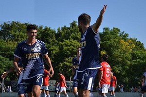 Gentileza Prensa Ben Hur La  joyita  rafaelina. Joaquín Castellano, con la tradicional cruzada del  Lobo  rafaelino. Ahora, la BH está muy cerca de transferirlo a Unión. Tiene 19 años y hablan  maravillas  del pibito.