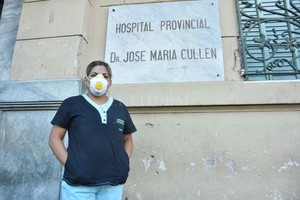 ELLITORAL_361114 |  Guillermo Di Salvatore Cristina Lencina, enfermera del Hospital Dr. José María Cullen de la ciudad capital