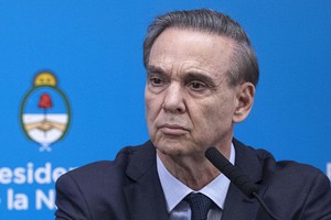 Archivo NOTICIAS ARGENTINAS FEBRERO
21: ARCHIVO-El auditor general
de la Nación, Miguel Ãngel
Pichetto, aseguró hoy que el
Gobierno debe tener \"dignidad,
valentÃa y cierta decencia\" y
\"dar las listas e informar
quién hizo\" mecanismos de
\"vacunación VIP\" Foto NA:
DAMIAN DOPACIO