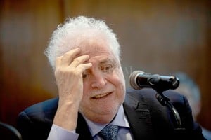 ELLITORAL_288458 |  Xinhua El ministro de Salud de Argentina, Ginés González García, durante su anuncio del primer caso de coronavirus