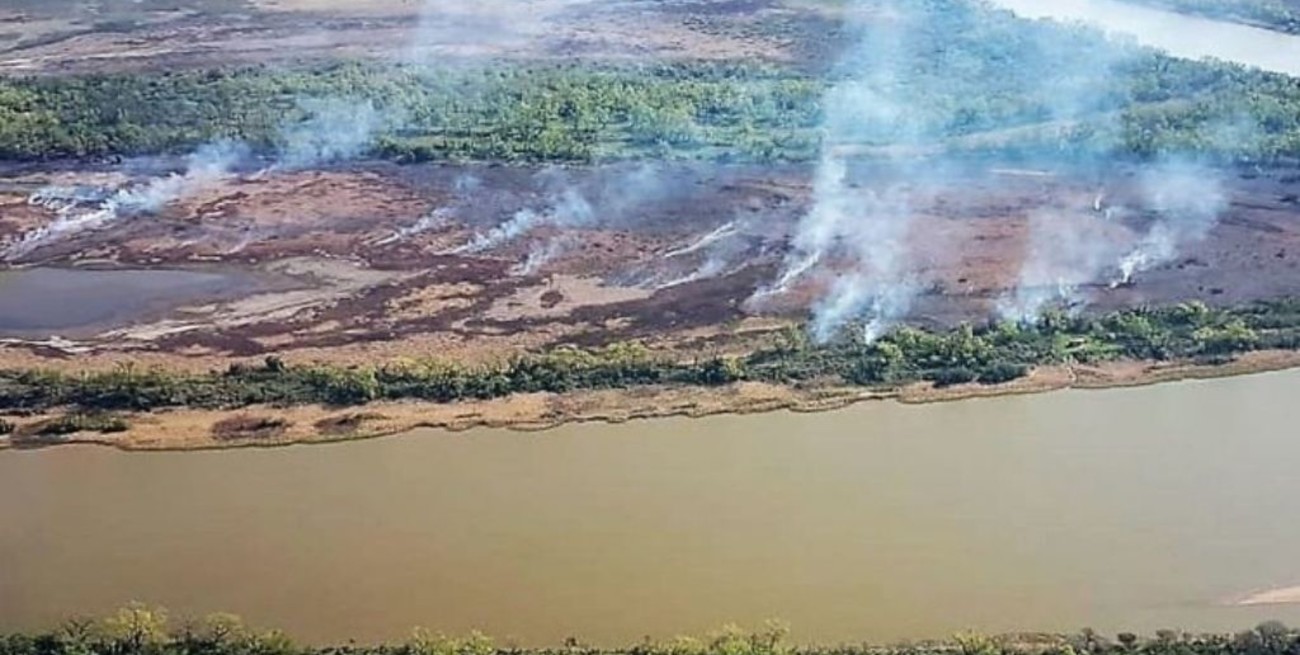 Nuevamente se observó desde Rosario el fuego en las islas del río Paraná