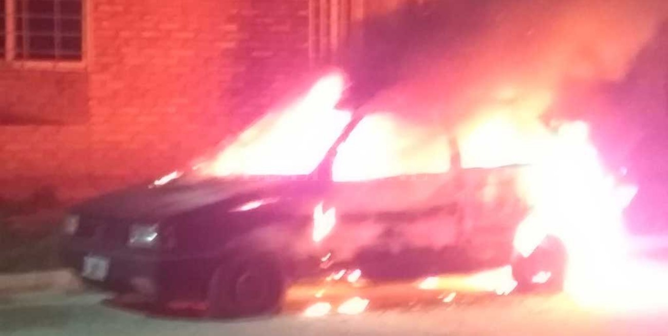 Se quemó un auto en Sauce Viejo