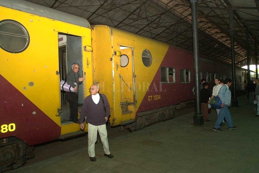 ELLITORAL_379158 |  Archivo El Litoral Imagen de principios de la década de 1990, cuando todavía llegaba el tren a la estación Mitre.