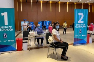 ELLITORAL_350691 |  Gentileza La doctora Ana Crinejo a la espera de recibir la segunda dosis