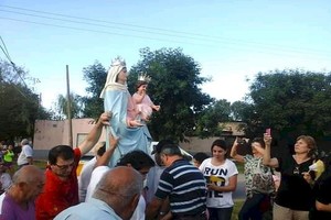 ELLITORAL_399000 |  Gentileza En Cabaña Leiva, la Virgen del Rosario es venerada por cientos de fieles.