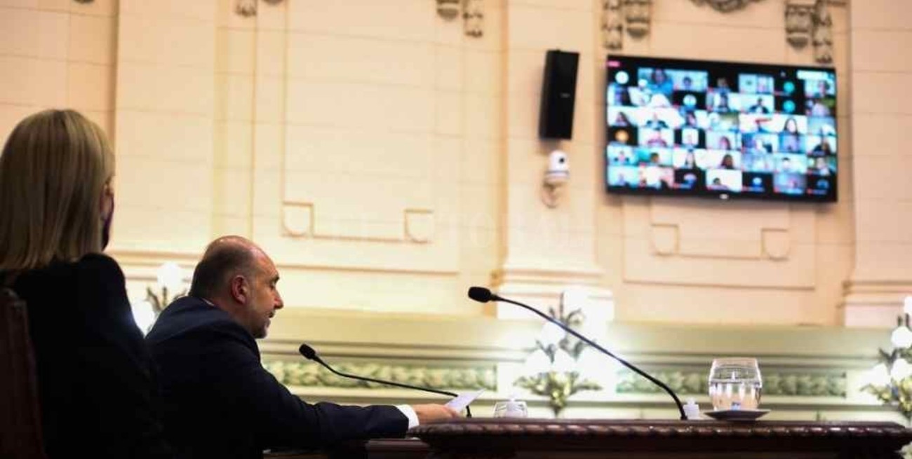 Perotti, de puño y letra: el gobernador hablará ante la asamblea legislativa   