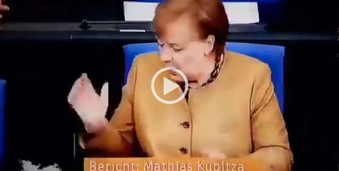 Angela Merkel se olvidó el barbijo y su reacción se volvió viral