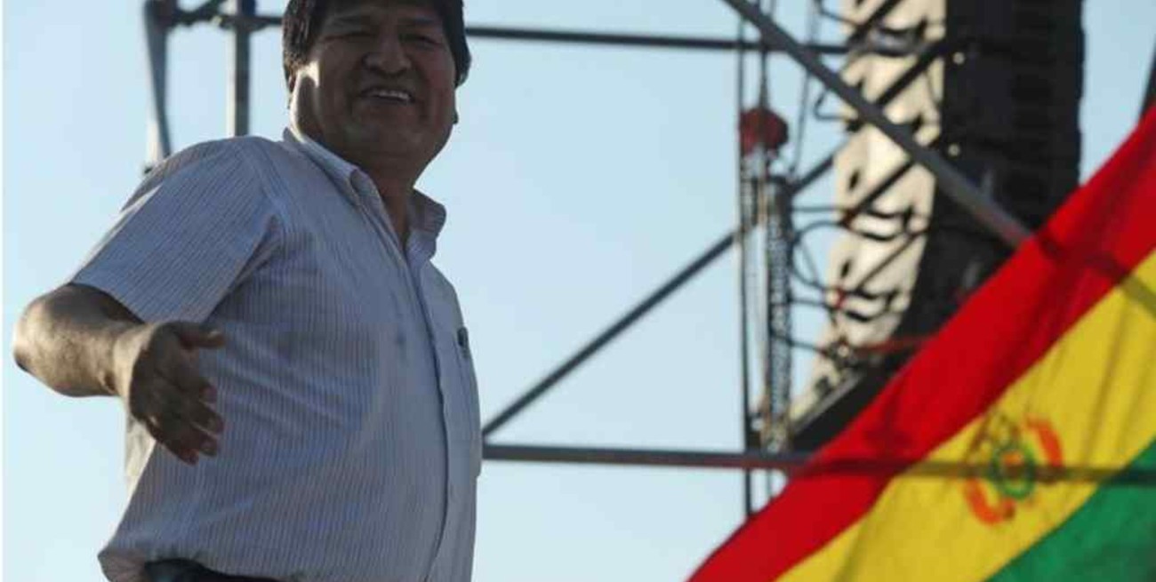 Bolivia: "empate jurídico" sobre si aceptar o no la candidatura a senador de Evo Morales 